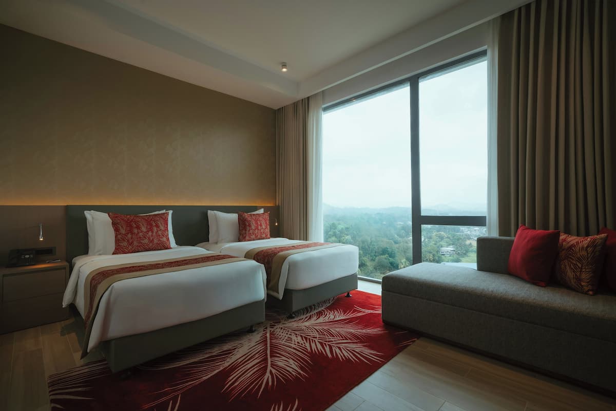 Deluxe King Room, Mountain View | Minibar, coffres-forts dans les chambres, bureau