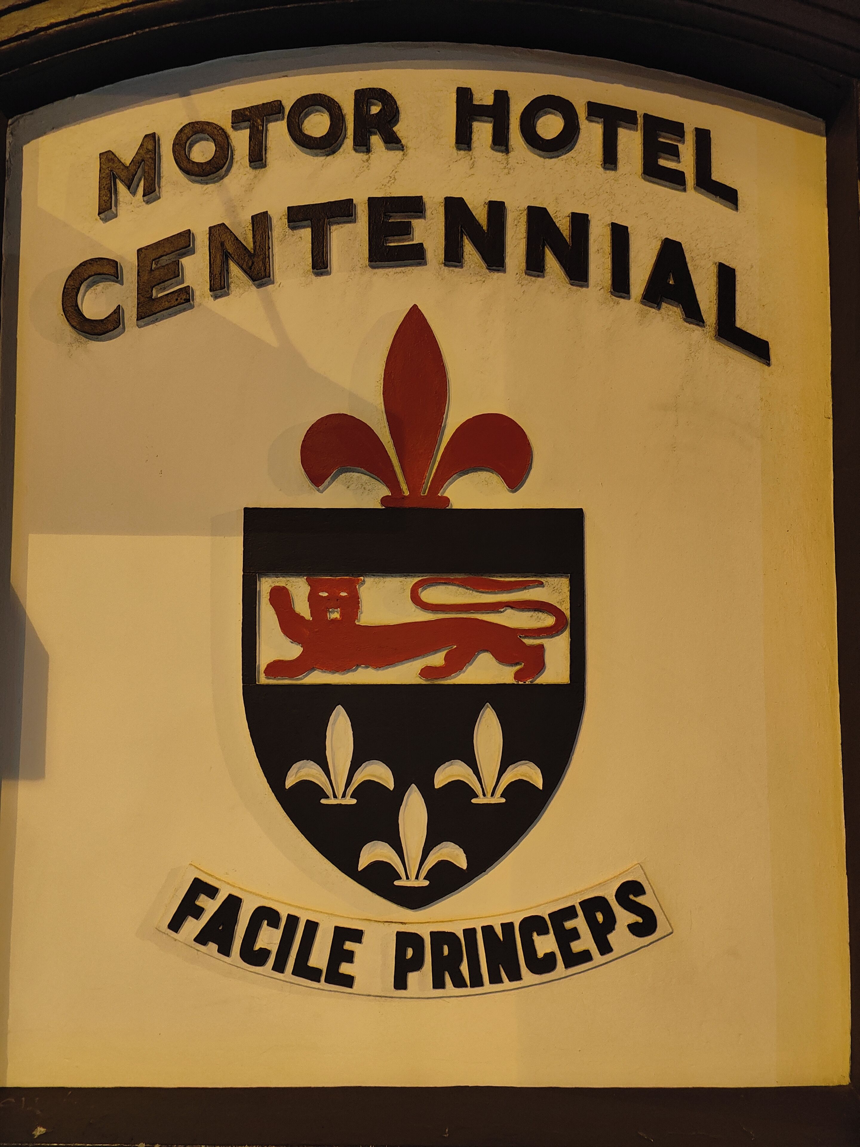 Foto - Centennial Inn on Bathurst