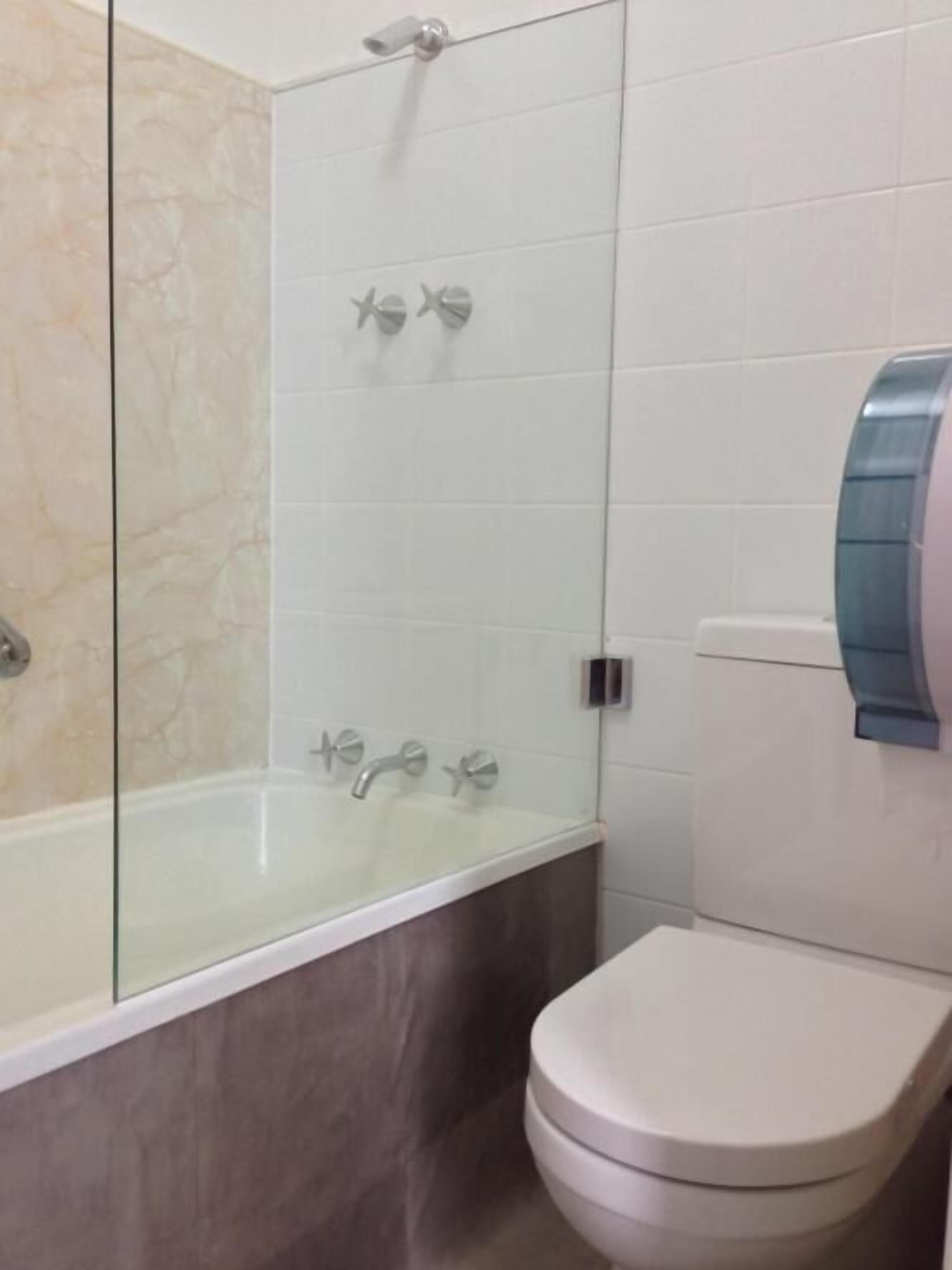 Foto - Centennial Inn on Bathurst