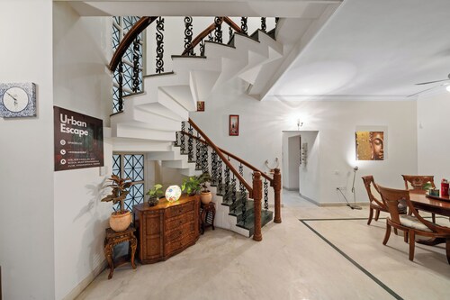 Urban Escape Villa by Spacez