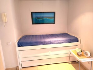 1 chambre, fer et planche à repasser, Wi-Fi, draps fournis