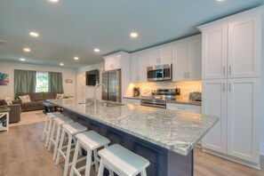 Fridge, microwave, oven, stovetop - Renovated 4BR 2.5BA Duplex (lower unit), Walk to Beach, Sleeps 8 (Oak Island)