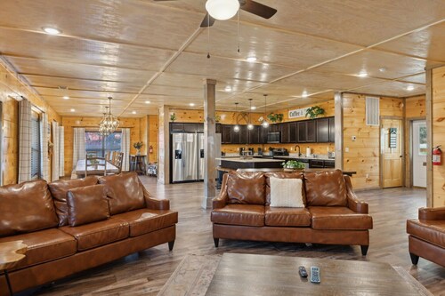 A Lodge at The Glades | 12 BR Cabin | Private Indoor Pool, Hot Tubs, Game Rooms, and Theater Room