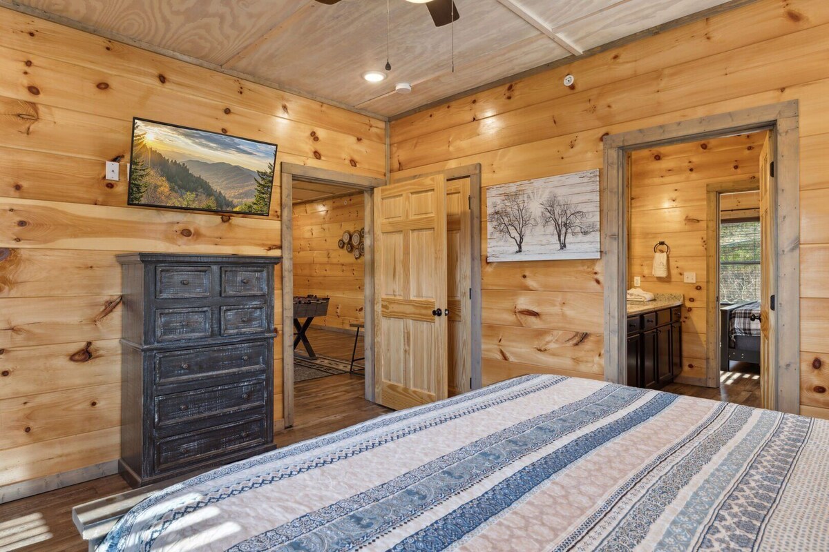 Photo 118 of A Lodge at The Glades | 12 BR Cabin | Private Indoor Pool, Hot Tubs, Game Rooms, and Theater Room