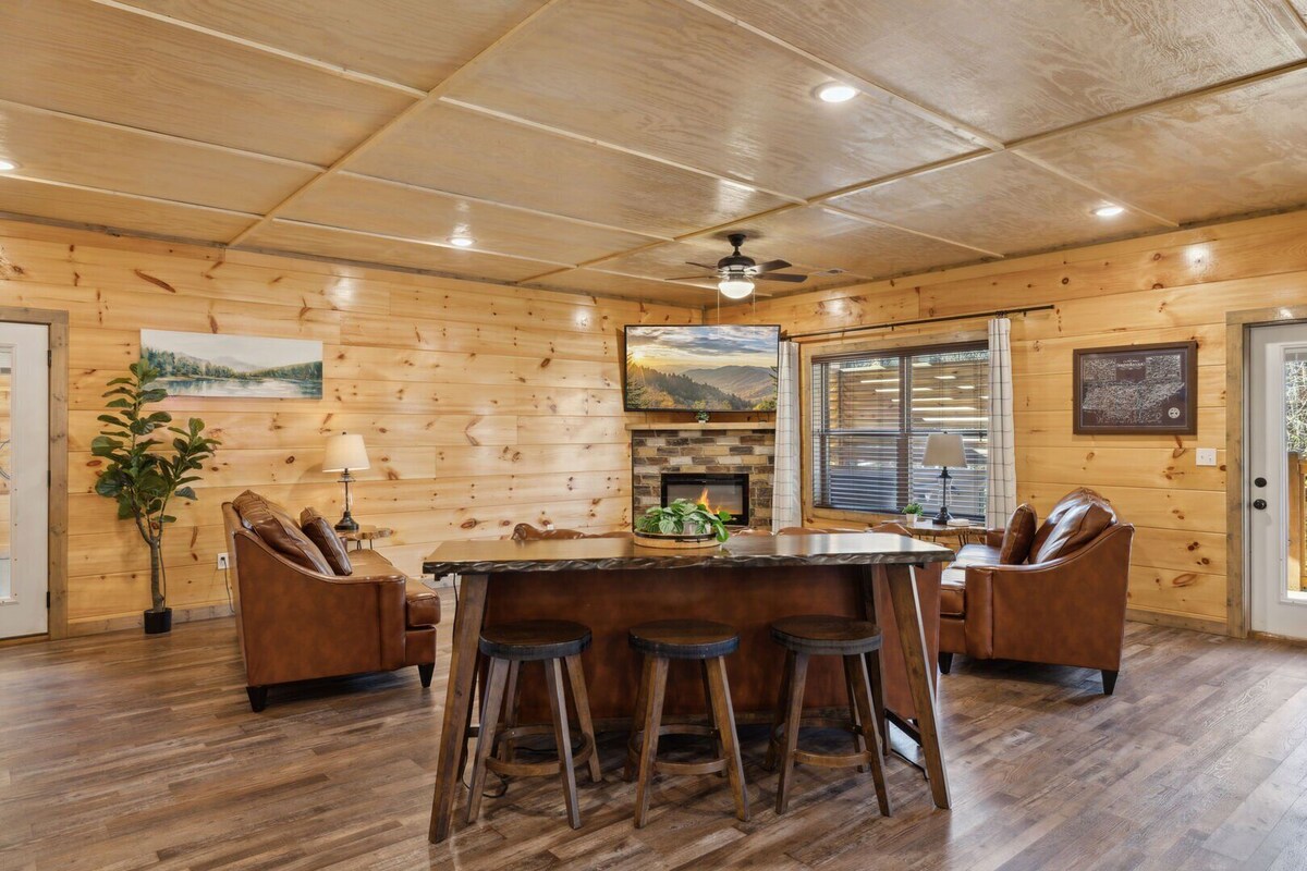 Photo 71 of A Lodge at The Glades | 12 BR Cabin | Private Indoor Pool, Hot Tubs, Game Rooms, and Theater Room