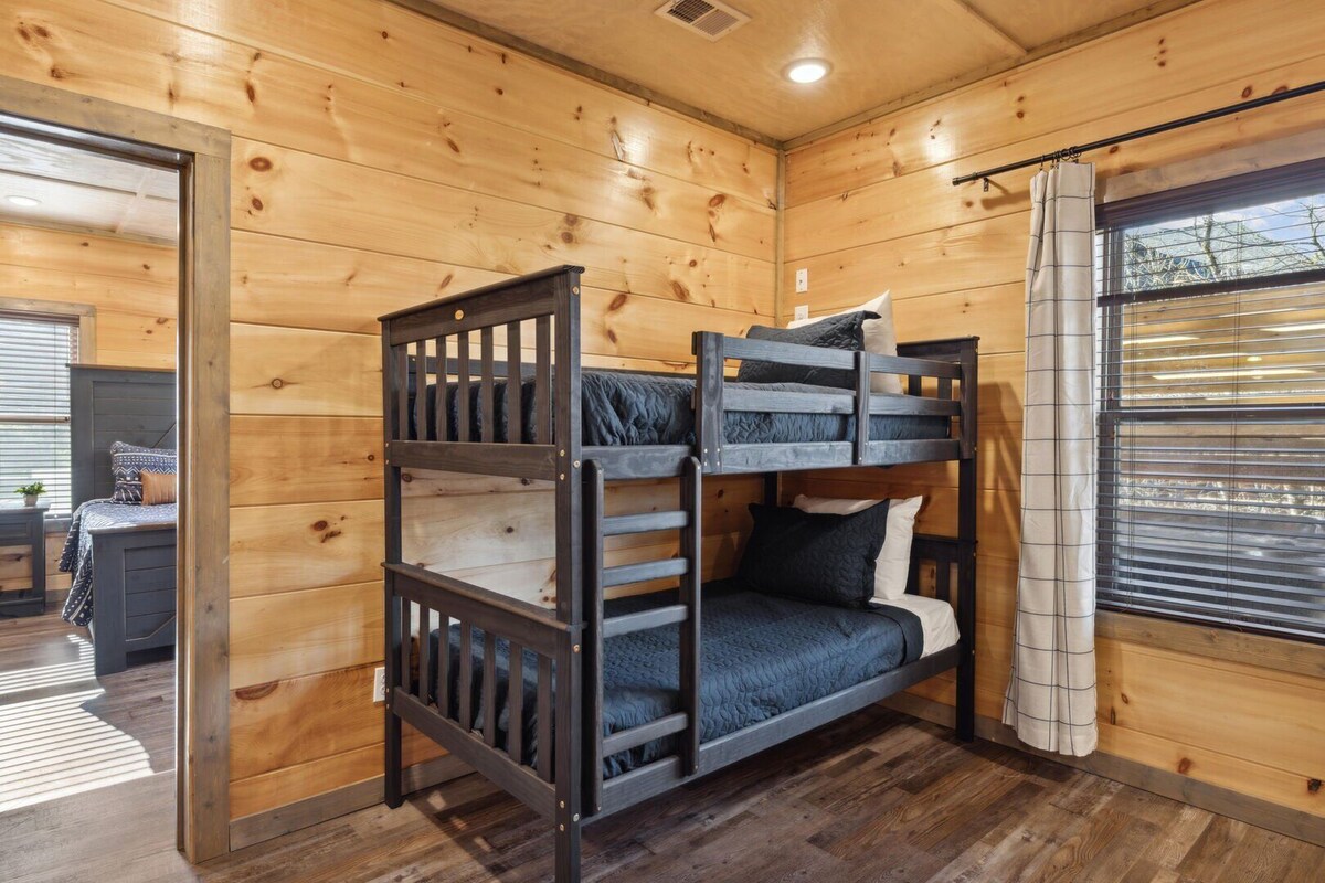 Photo 105 of A Lodge at The Glades | 12 BR Cabin | Private Indoor Pool, Hot Tubs, Game Rooms, and Theater Room