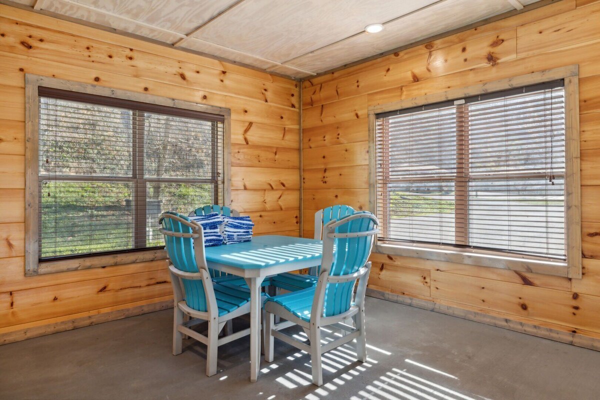 Photo 81 of A Lodge at The Glades | 12 BR Cabin | Private Indoor Pool, Hot Tubs, Game Rooms, and Theater Room