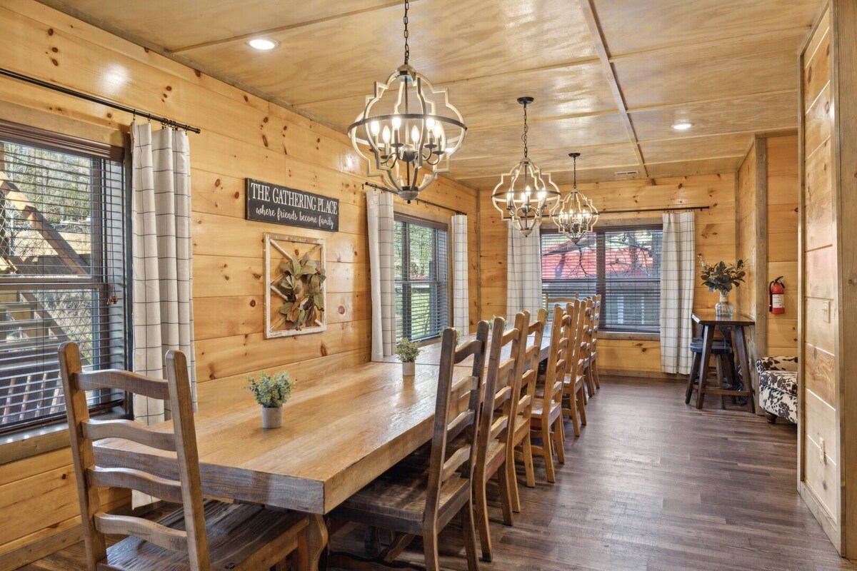 Photo 75 of A Lodge at The Glades | 12 BR Cabin | Private Indoor Pool, Hot Tubs, Game Rooms, and Theater Room