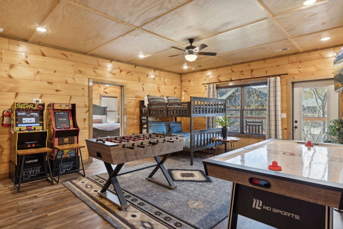 Photo 113 of A Lodge at The Glades | 12 BR Cabin | Private Indoor Pool, Hot Tubs, Game Rooms, and Theater Room