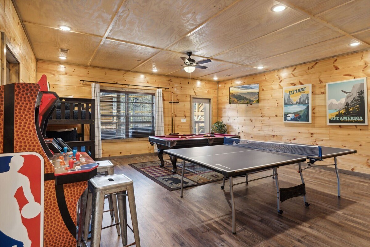 Photo 73 of A Lodge at The Glades | 12 BR Cabin | Private Indoor Pool, Hot Tubs, Game Rooms, and Theater Room