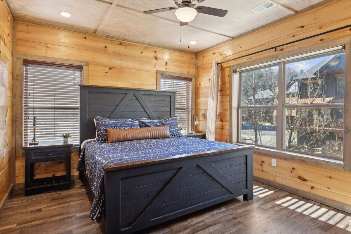Photo 106 of A Lodge at The Glades | 12 BR Cabin | Private Indoor Pool, Hot Tubs, Game Rooms, and Theater Room
