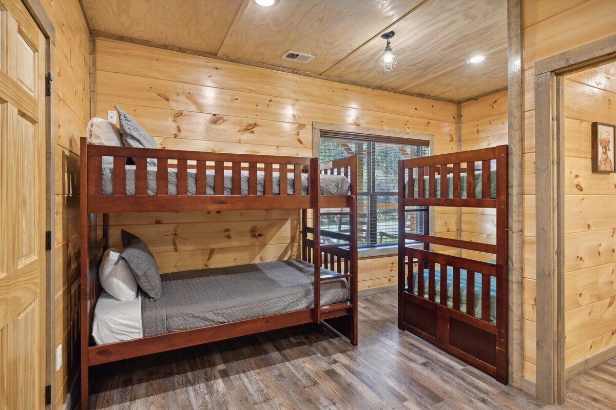 Photo 101 of A Lodge at The Glades | 12 BR Cabin | Private Indoor Pool, Hot Tubs, Game Rooms, and Theater Room