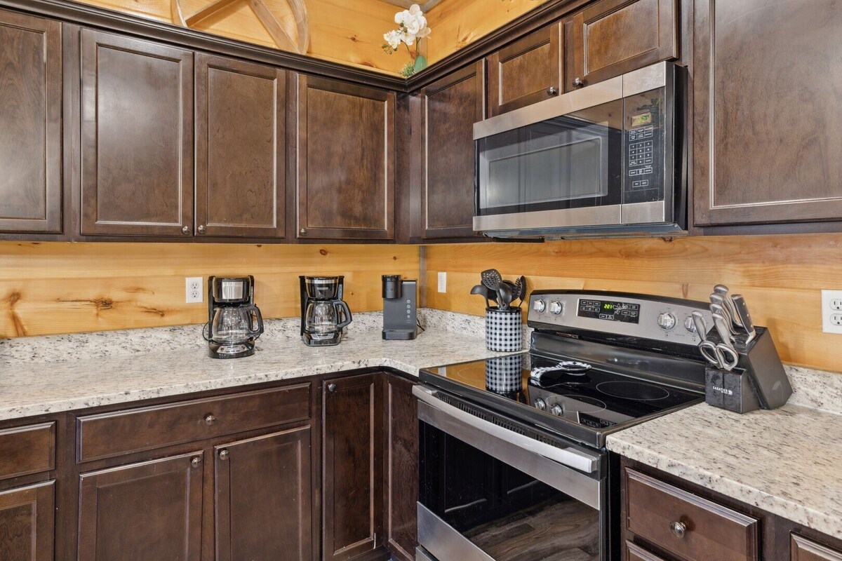 Photo 88 of A Lodge at The Glades | 12 BR Cabin | Private Indoor Pool, Hot Tubs, Game Rooms, and Theater Room