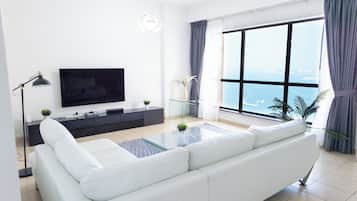 Luxury Apartment, 4 Bedrooms, Balcony, Sea View | 2 bedrooms, premium bedding, in-room safe, individually decorated