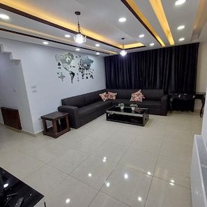 Flat-screen TV, fireplace