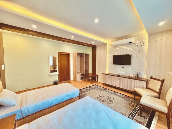 Phòng 3 Premium, nhiều giường, không hút thuốc, quang cảnh thành phố | Truy cập Internet không dây miễn phí