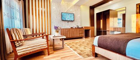 Luxury Double Room, 1 King Bed, City View | Free WiFi