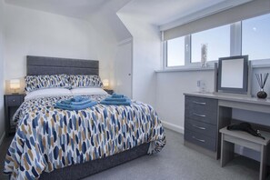 1 bedroom, premium bedding, bed sheets - High Deck - 1 Bedroom Apartment - Saundersfoot (Saundersfoot)