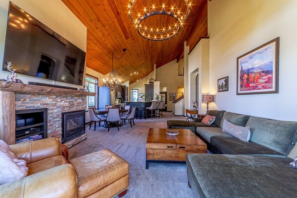 TV, fireplace, computer monitors, printers - Luxe Townhome w/ Meadow Views; Hottub, Garage, BBQ (Mammoth Lakes)