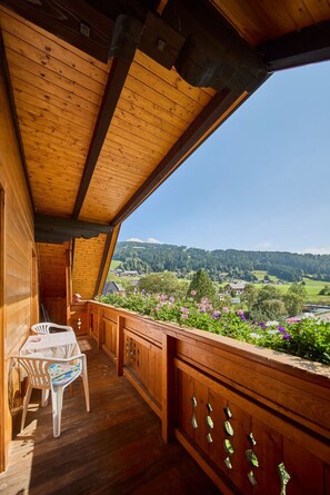 Classic Apartment, Balcony, Mountain View | Balcony - Krapflhof (Weisspriach)