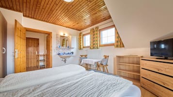 Departamento clásico, balcón, vista a la montaña | 3 habitaciones, cunas gratuitas, wifi gratis y ropa de cama