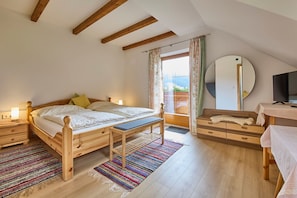 Apartamento clássico, sacada, vista para a montanha | Berços grátis, Wi-Fi de cortesia, roupa de cama