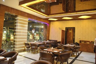 Moon And Mars Resort