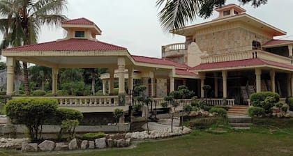 Moon And Mars Resort