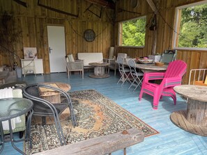 Dining - Le Gite de Chez Emma. Tenue par Sandra (Léaupartie)