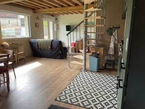 Interior - Le Gite de Chez Emma. Tenue par Sandra (Léaupartie)
