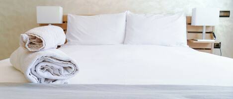 1 bedroom, in-room safe, desk, iron/ironing board