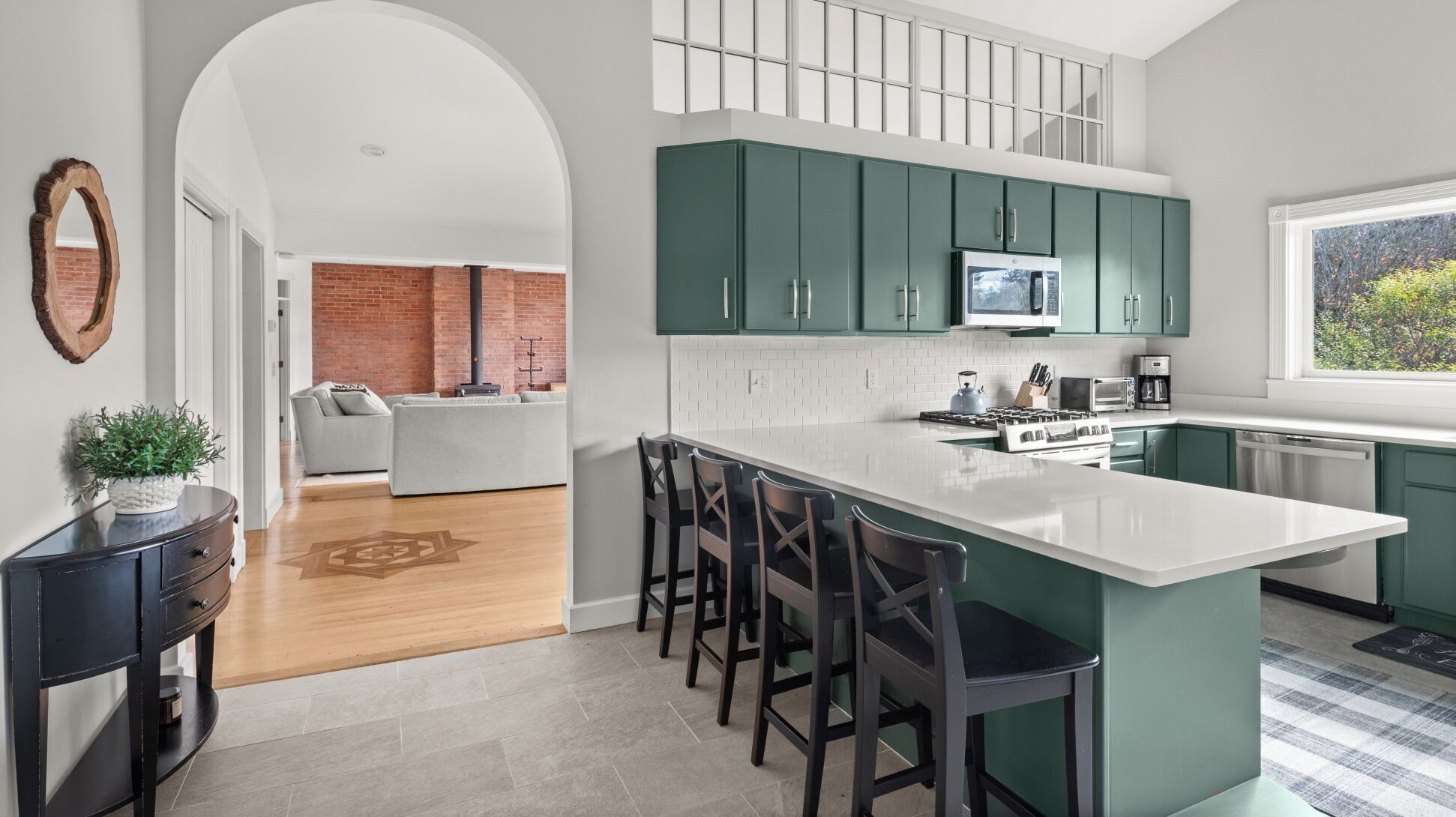 ثلاجة، ميكروويف، فرن، موقد طهي مسطح