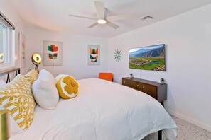 3 bedrooms, iron/ironing board, travel crib, WiFi