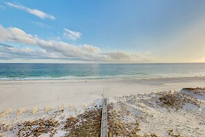 On the beach - San Carlos 705 (Gulf Shores)