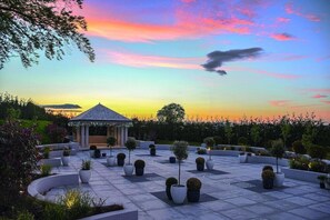 Terrace/patio - Radstone Hotel (Larkhall)