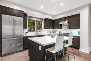 Fridge, microwave, oven, stovetop - Luxe West Hollywood | Rooftop Deck | 30-Day Stay (Los Angeles)