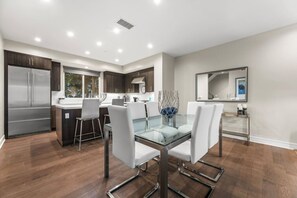 Dining - Luxe West Hollywood | Rooftop Deck | 30-Day Stay (Los Angeles)