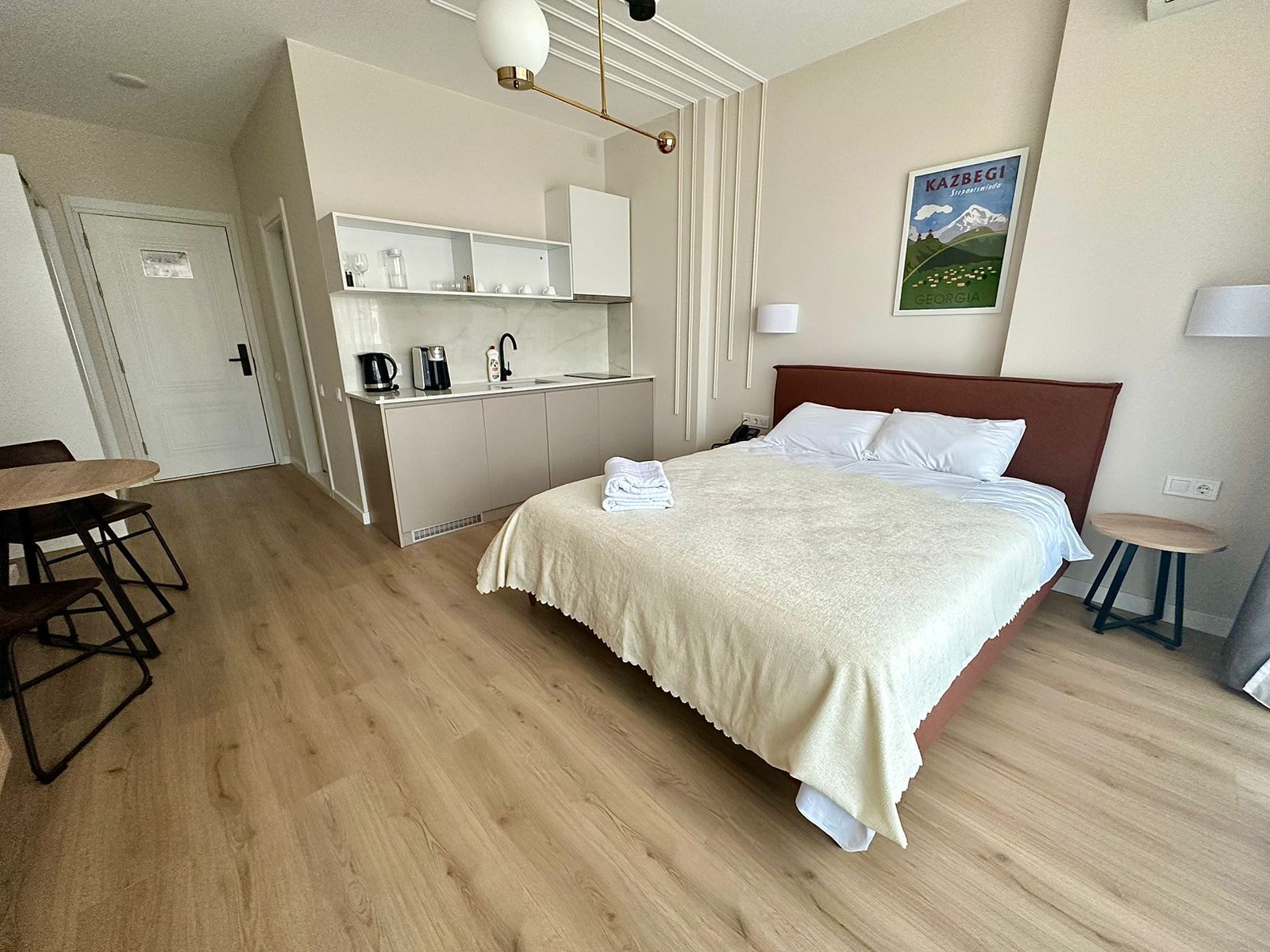 City Studio | Laptop workspace, free WiFi, bed sheets