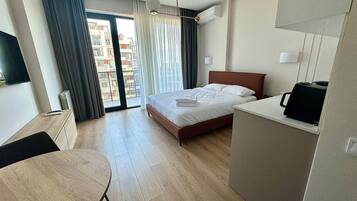 Standard Studio, City View | 1 bedroom, laptop workspace, free WiFi, bed sheets