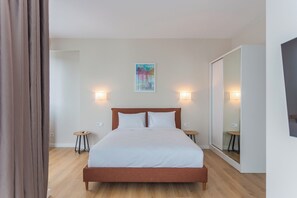 Deluxe Apartment | Laptop workspace, free WiFi, bed sheets - Nova Concierge (Batumi)