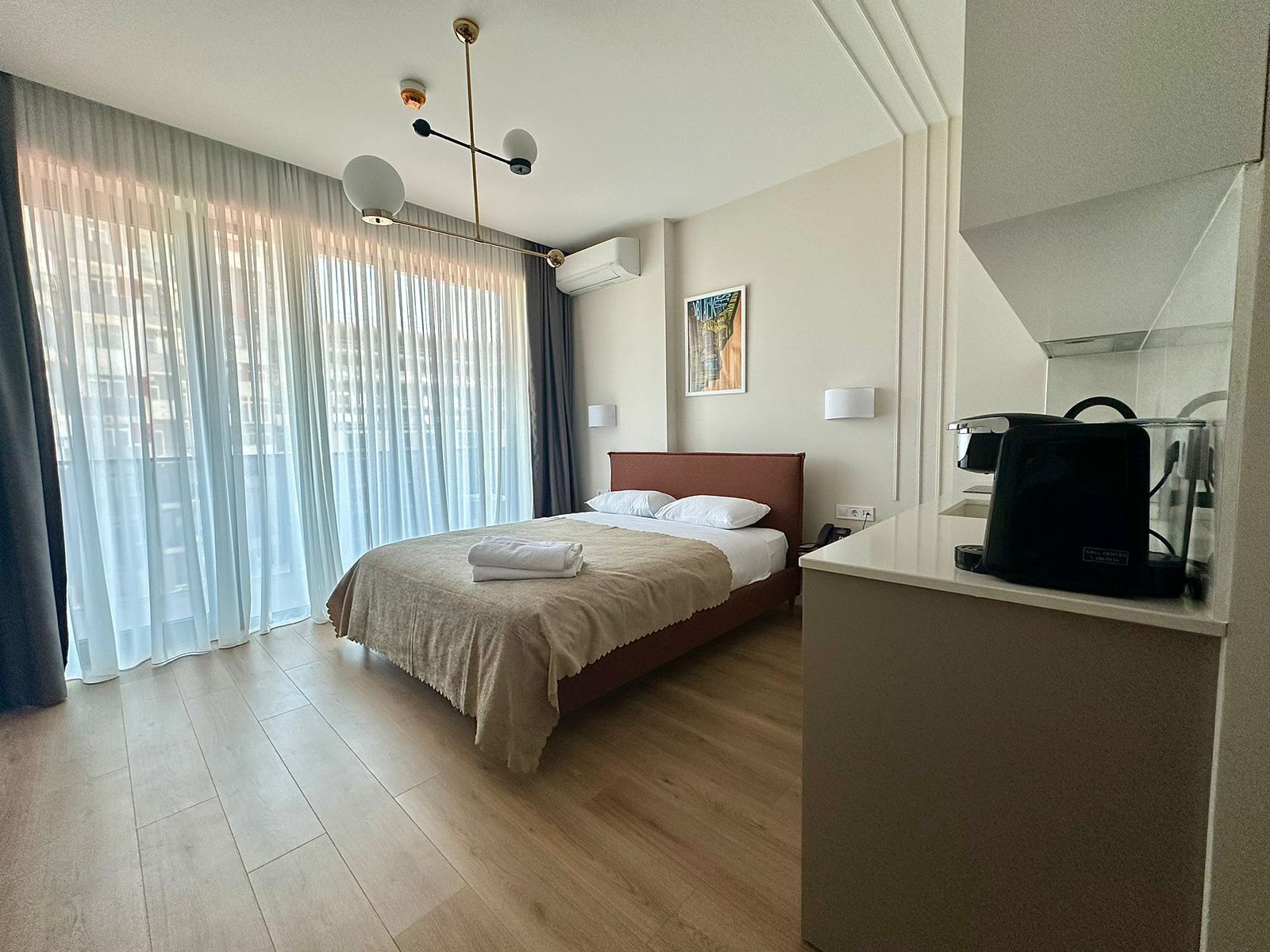 City Studio | Laptop workspace, free WiFi, bed sheets