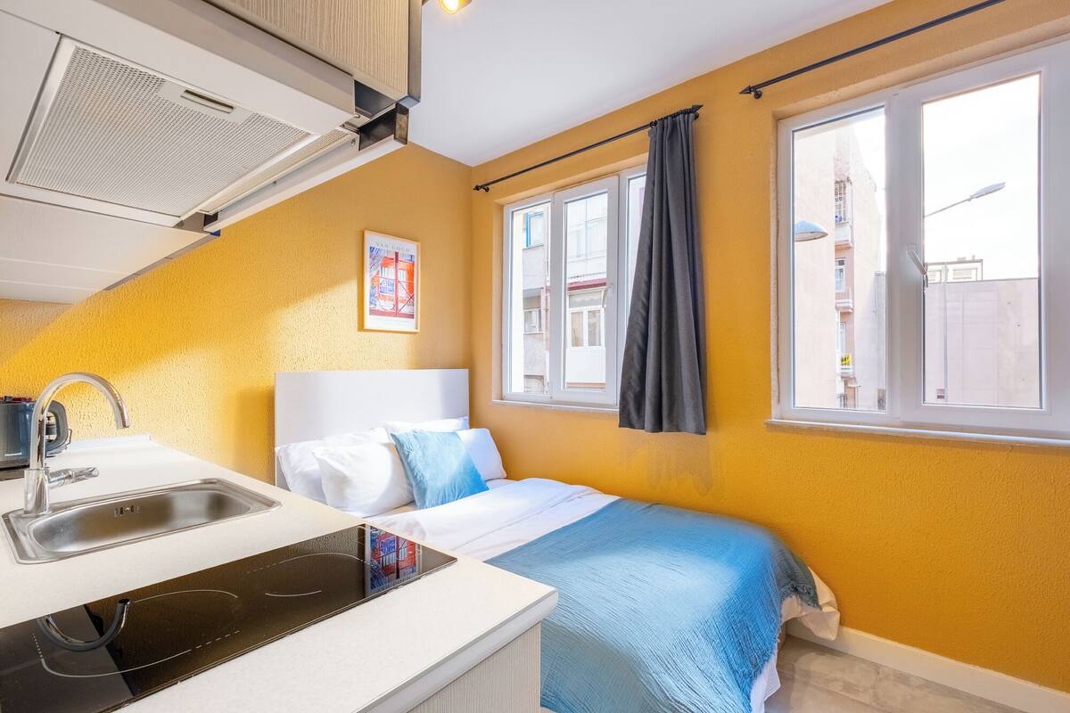Iron/ironing board, free WiFi