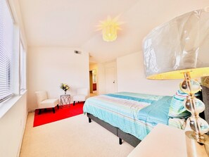 4 bedrooms, desk, free WiFi, bed sheets