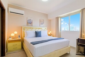 1 habitación, escritorio, tabla de planchar con plancha y wifi 