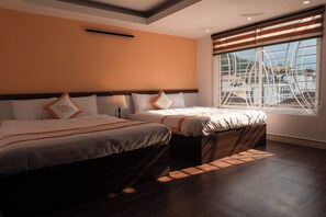 Bureau, espace de travail pour ordinateur portable