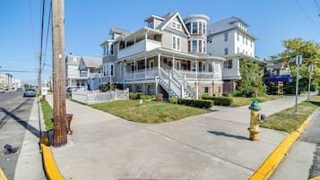 Apartment (1 Bedroom) | Interior