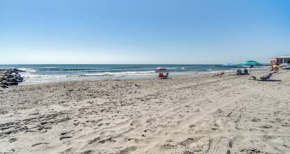 <1 Mi to Boardwalk & Beach Access: Ocean City Apt!