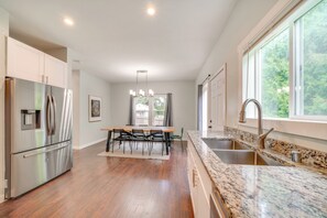 Apartment (3 Bedrooms) | Interior - Tukwila Townhome: 12 Mi to Seattle! (Tukwila)