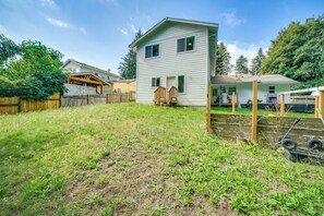 Apartment (3 Bedrooms) | Interior - Tukwila Townhome: 12 Mi to Seattle! (Tukwila)