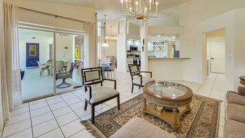House (3 Bedrooms) | Interior